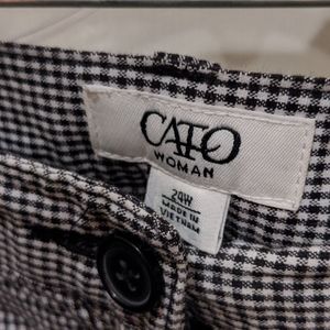 Plus size 24 capri pants black white houndstooth